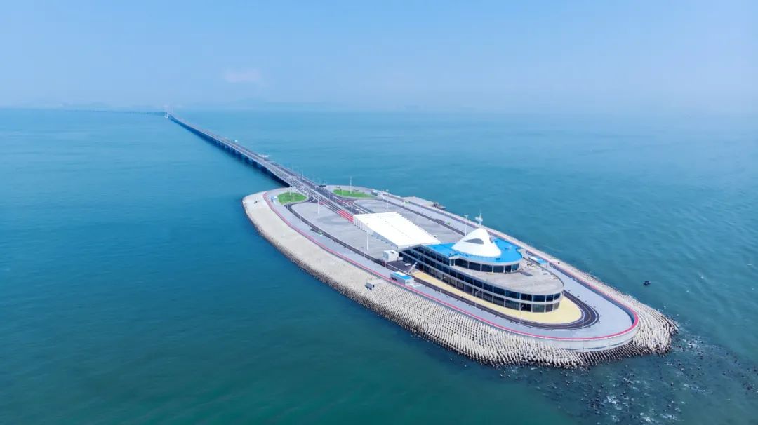 工程案例代表：港珠澳大桥、珠海歌剧院1.jpg